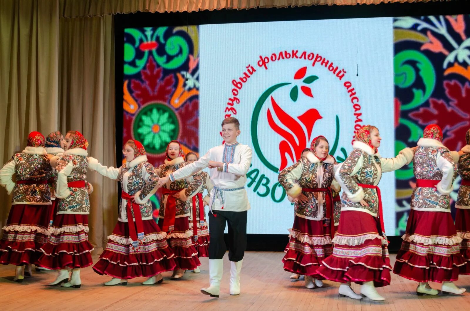 ДК молодежный Аксай фольклорный ансамбль Жаворонок. Образцовый фольклорный ансамбль Жаворонок. Урок ансамбля. Образцовый фольклорный ансамбль зорюшка. Открытые уроки ансамбль