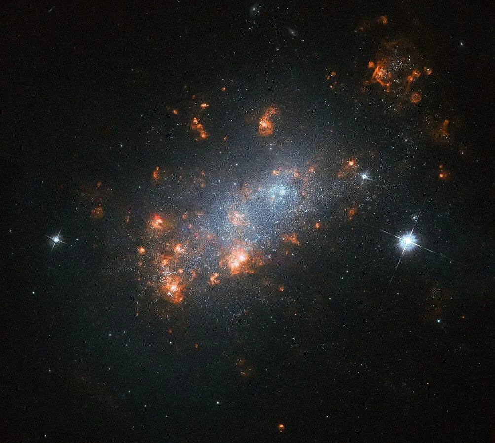 Галактика NGC 1156. Неправильная Галактика NGC 4449. Альфа Центавра Хаббл. Карликовая неправильная Галактика NGC 1569.