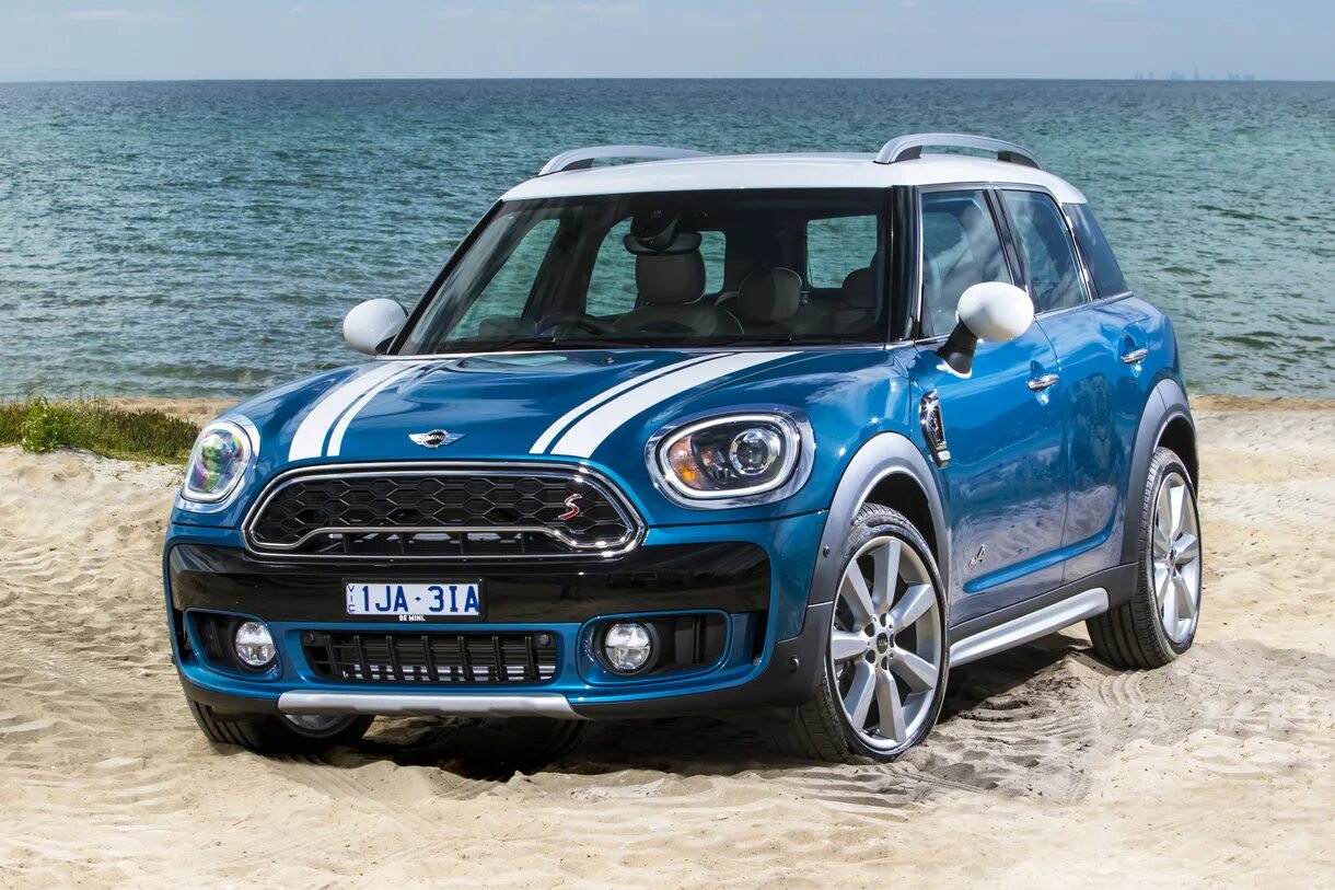 Mini cooper s countryman. Mini Cooper Countryman. Мини Купер 2017. Мини Купер Кантримен 2017. Мини Купер s Countryman.