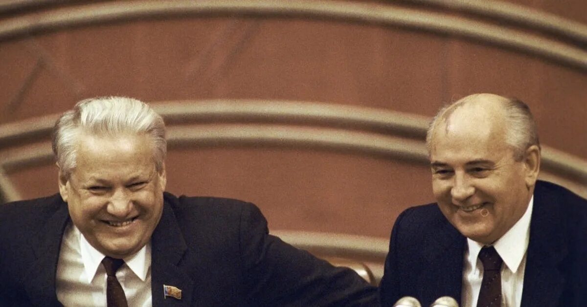Ельцин распад. Горбачев 1991. Горбачев и Ельцин. Горбачев и Ельцин 1991.