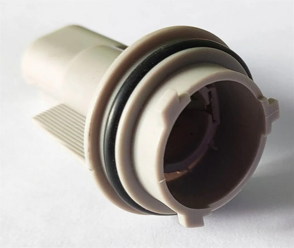 патрон лампы поворотника chevrolet lacetti 2011. патрон лампы поворотника daewoo nubira. патрон поворотника фольксваген поло седан 2012. патрон в поворотник ауди 100. патрон лампы поворота приора 2170 bosch.