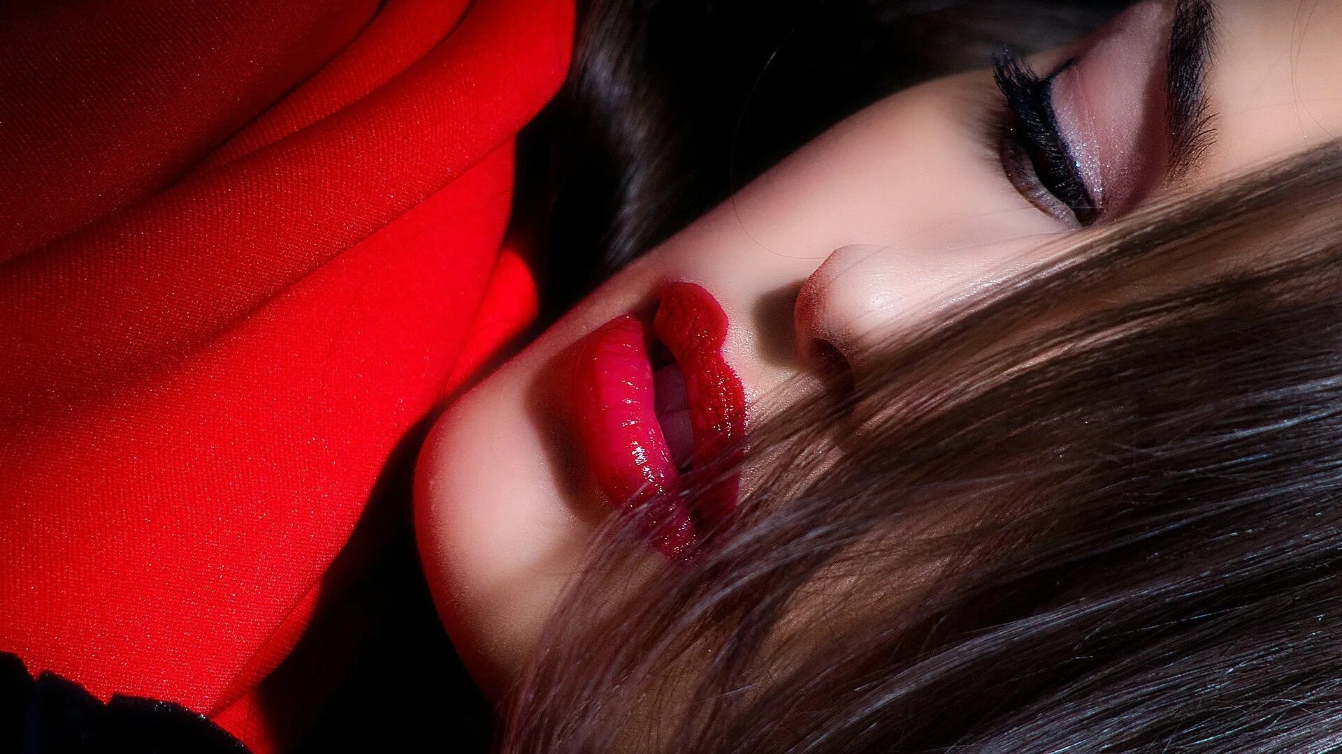 Red lips канал. Красивые губы девушек. Gta - red lips feat. Губы логотип lips. Губы логотип с надписью.