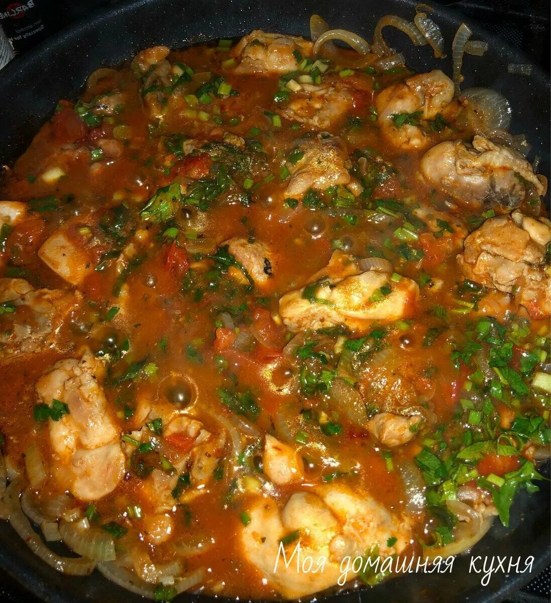 Chicken чахохбили. Чахохбили хмели сунели. Чахохбили аджарский. Суп чахохбили. Чахохбили из курицы.