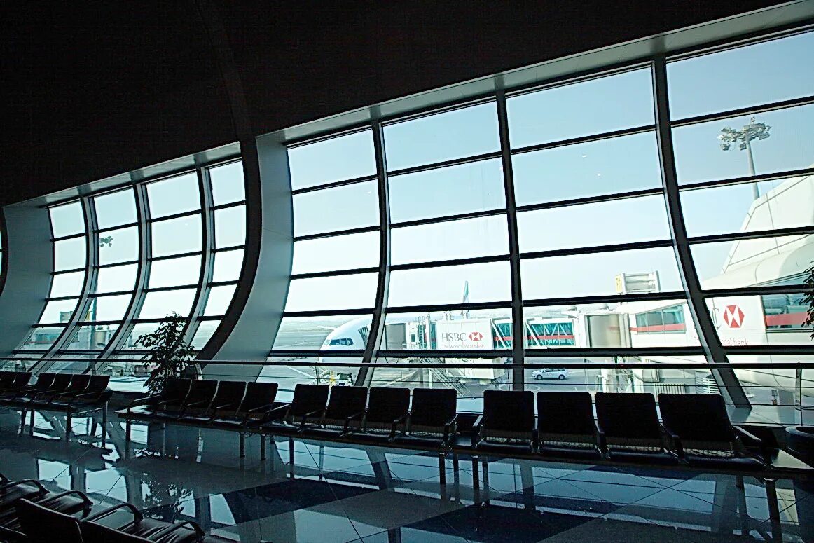 Дубай ворлд централ аэропорт. Мактум аэропорт дубай. Табло вылетов дубай аль мактум. Дубайский аэропорт табло. Табло вылетов дубай аль мактум.