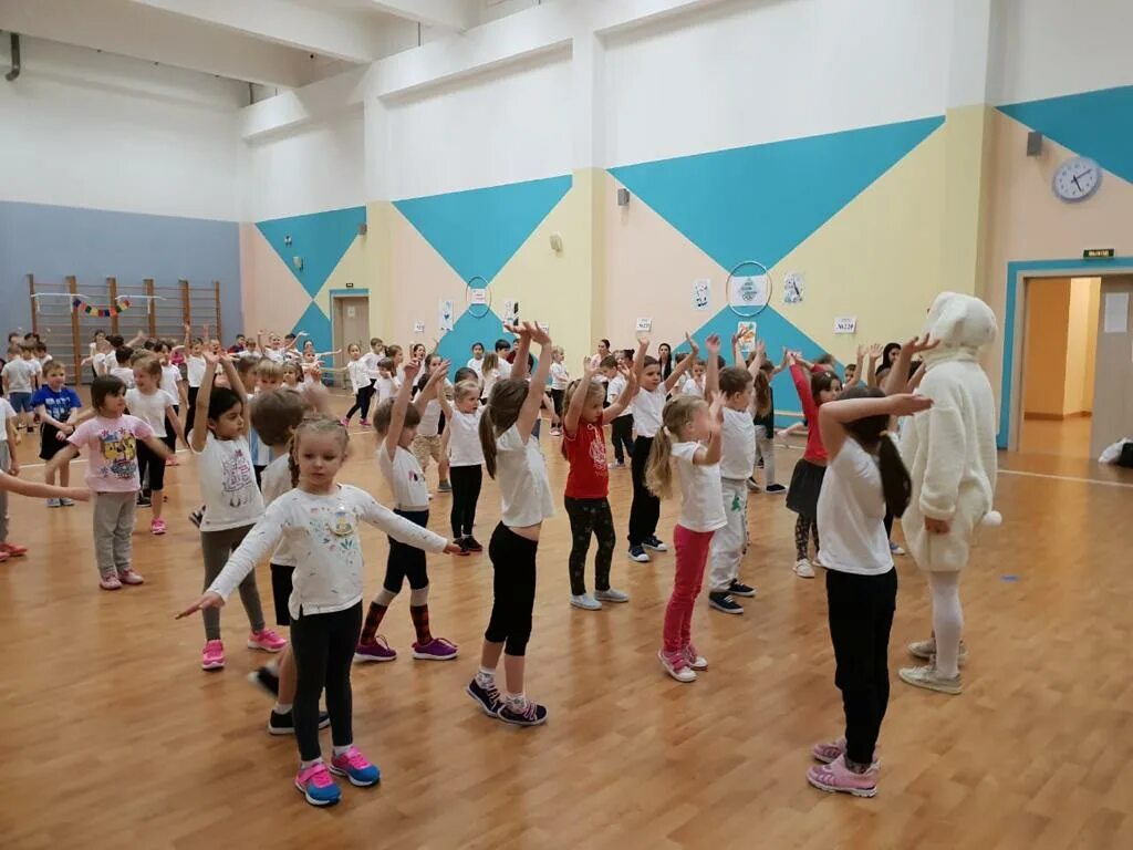 школа 128 калининского района. школа 100 спб калининский. школа 100 калининского района. школа 100 калининского района санкт-петербурга учителя. школа номер 100 калининского района.