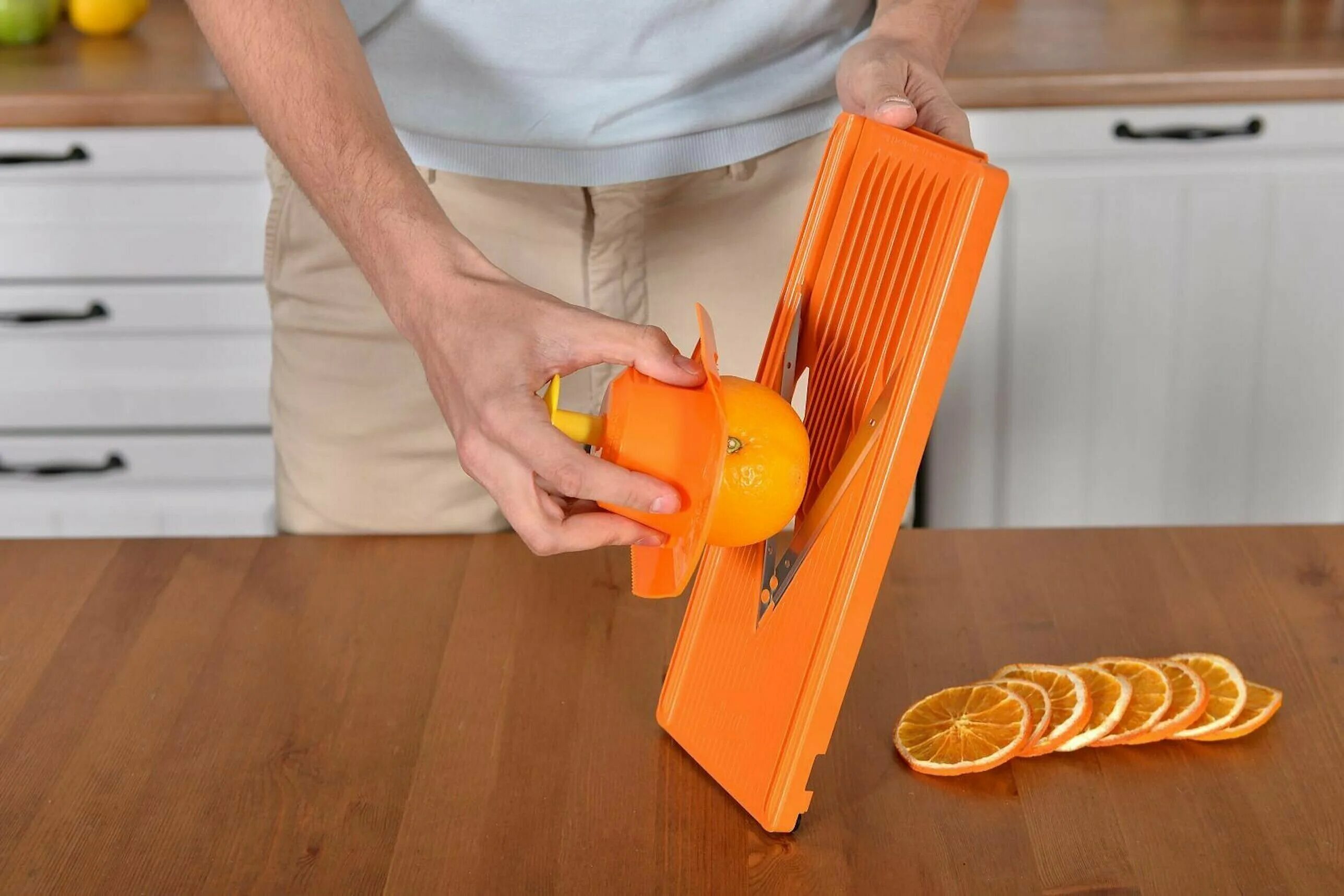 поделка из моркови с ножом. очистки моркови. терка 1022, для корейской моркови, шинковка, металл/дерево, 32х8х1,5см. аппарат для нарезки моркови. терка 1022, для корейской моркови, шинковка, металл/дерево, 32х8х1,5см.