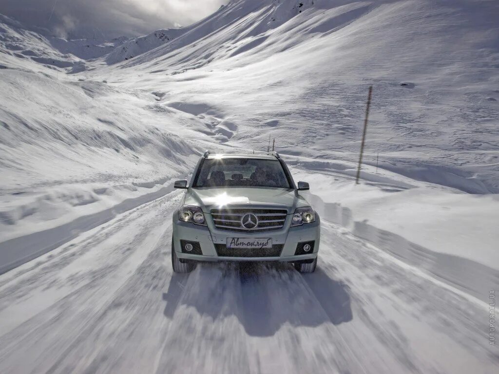 Mercedes GLK Winter. Mercedes GLK зимой. «Mercedes-Benz Winter Drive» 2004. Mercedes GLK Snow снег Снежная.