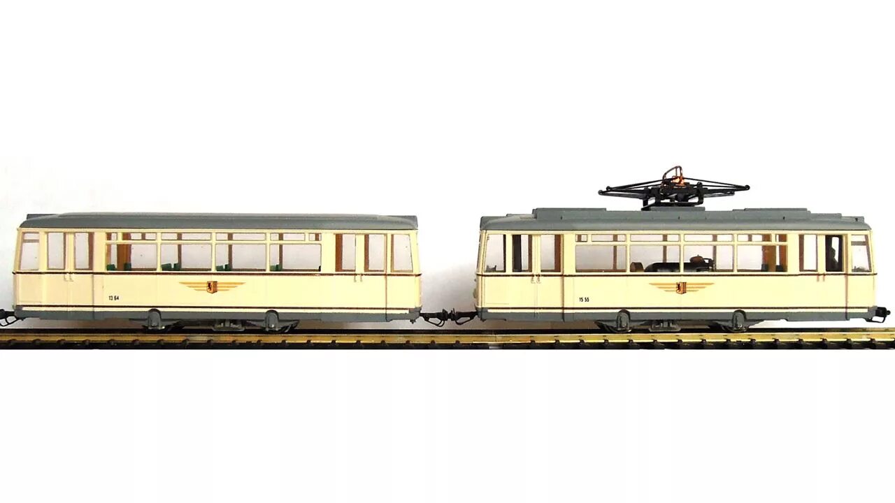 Трамвай h0. Модель трамвая 1/87. Модель трамвая для железной дороги. Трамвай с двигателем 1:87. H 0 54