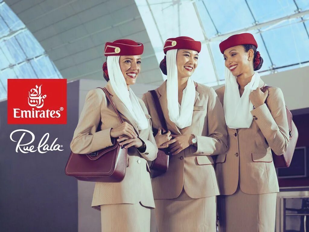 Эмирейтс униформа. Emirates airlines бортпроводник. Emirates crew. Стюардесса дубай. Стюардессы арабских авиалиний.
