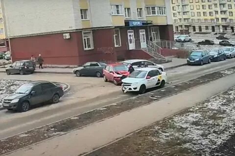 Две не поделили одного