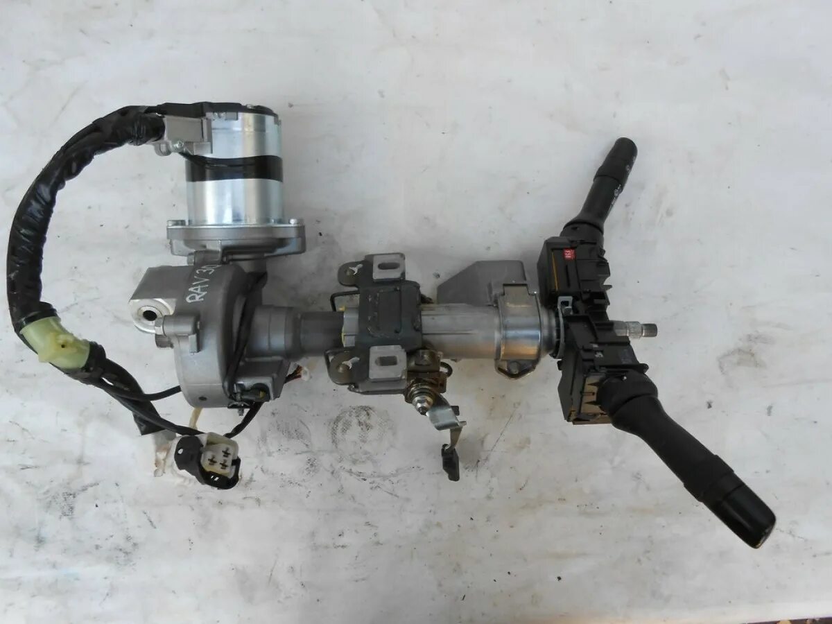 Pt37a42090. Крепление рулевой колонки рав 4. Рулевая колонка рав 4. Рулевая стойка рав 4. Рулевая колонка рав 4 тойота.