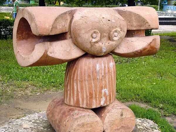 Триумф нелепости 6 букв. Трэш деревянные скульптуры на детских площадках. очевидные нелепости. нелепость в скульптуре. нелепость на детских площадках.