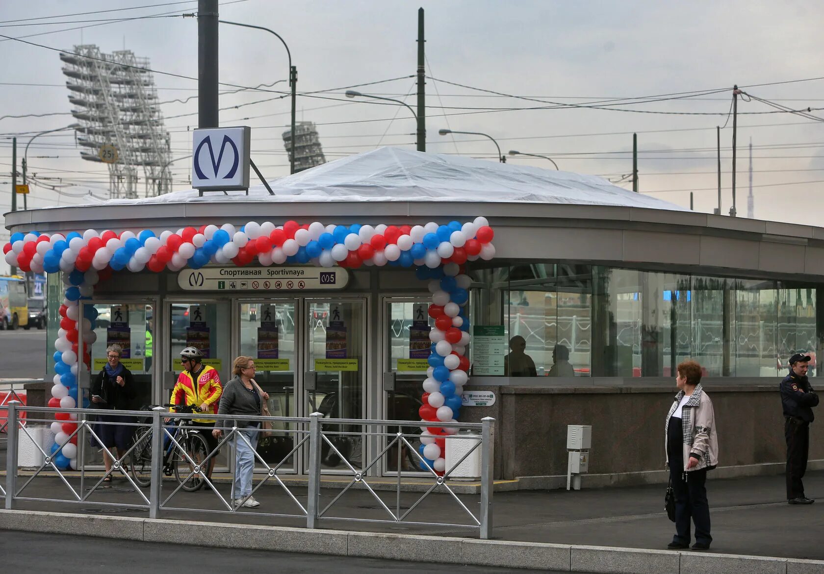 метро спортивная наземный. электросила метро. метро спортивная спб. станция 1905 года екатеринбург турникеты. траволаторный тоннель.