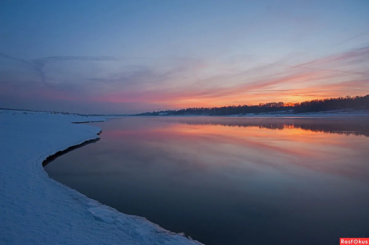 Гогунский река волга. Зимняя река Волга. Озеро Волго зимой. Река Волга зимой. Самара Волга зимой.
