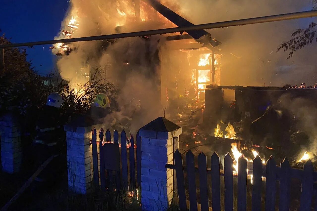 Горит дом нижний новгород. Горит дом нижний новгород. Горит дом нижний новгород. Канавинский район нижний новгород пожар. 2023 пожар многоэтажки.