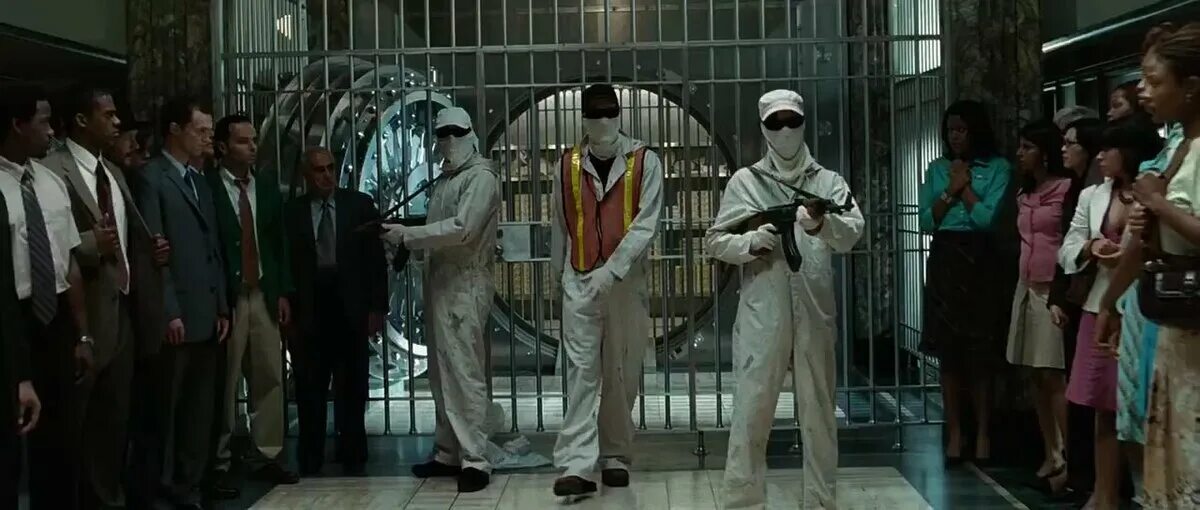 Они грабили банк. Четверо против банка фильм. Грабитель банка. Не пойман – не вор фильм 2006. Грабитель в банке.