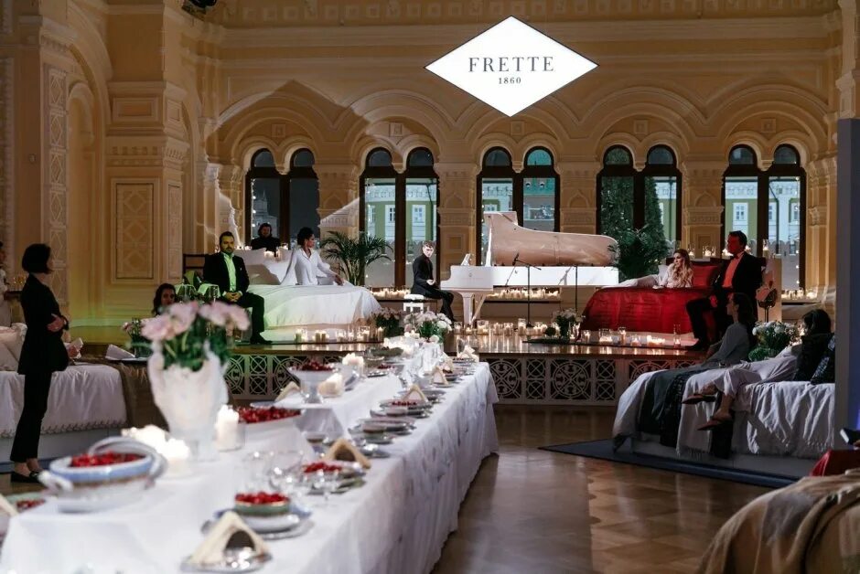 Дем зал. Дем зал гум. Демонстрационном зале гума. Гум paul smith. Спортзал единоборств.