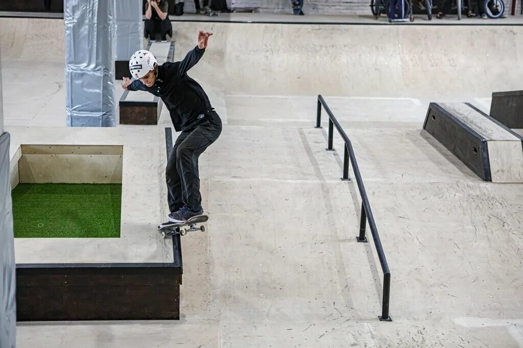 Крытый скейт парк ssa в санкт-петербурге. Street sport academy санкт петербург. Стрит спорт академия скейт парк. Скейт парк спб крытый. Street sport academy санкт петербург.