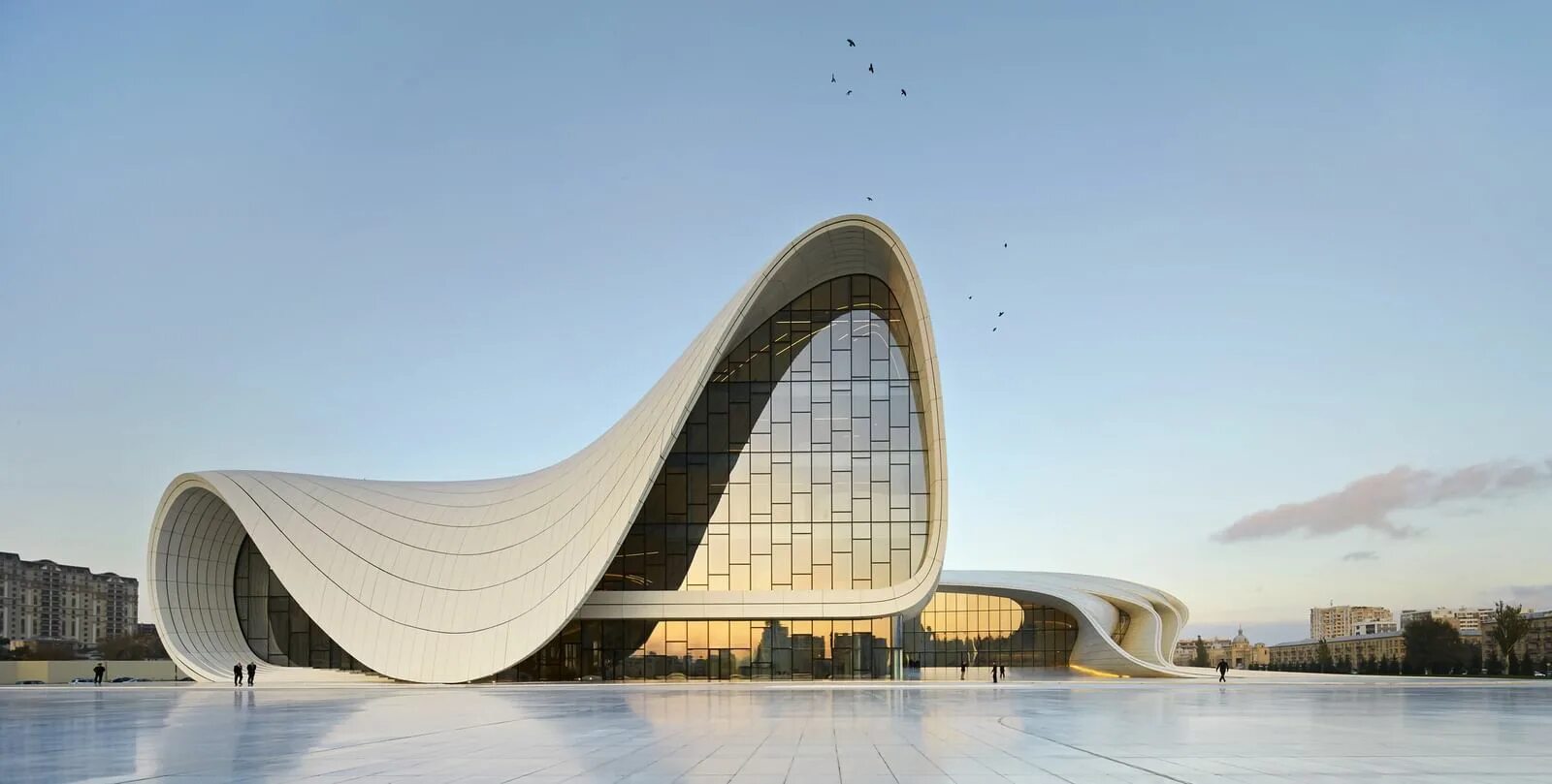 Космическое здание Центра Гайдара Алиева archdailylife Дзен
