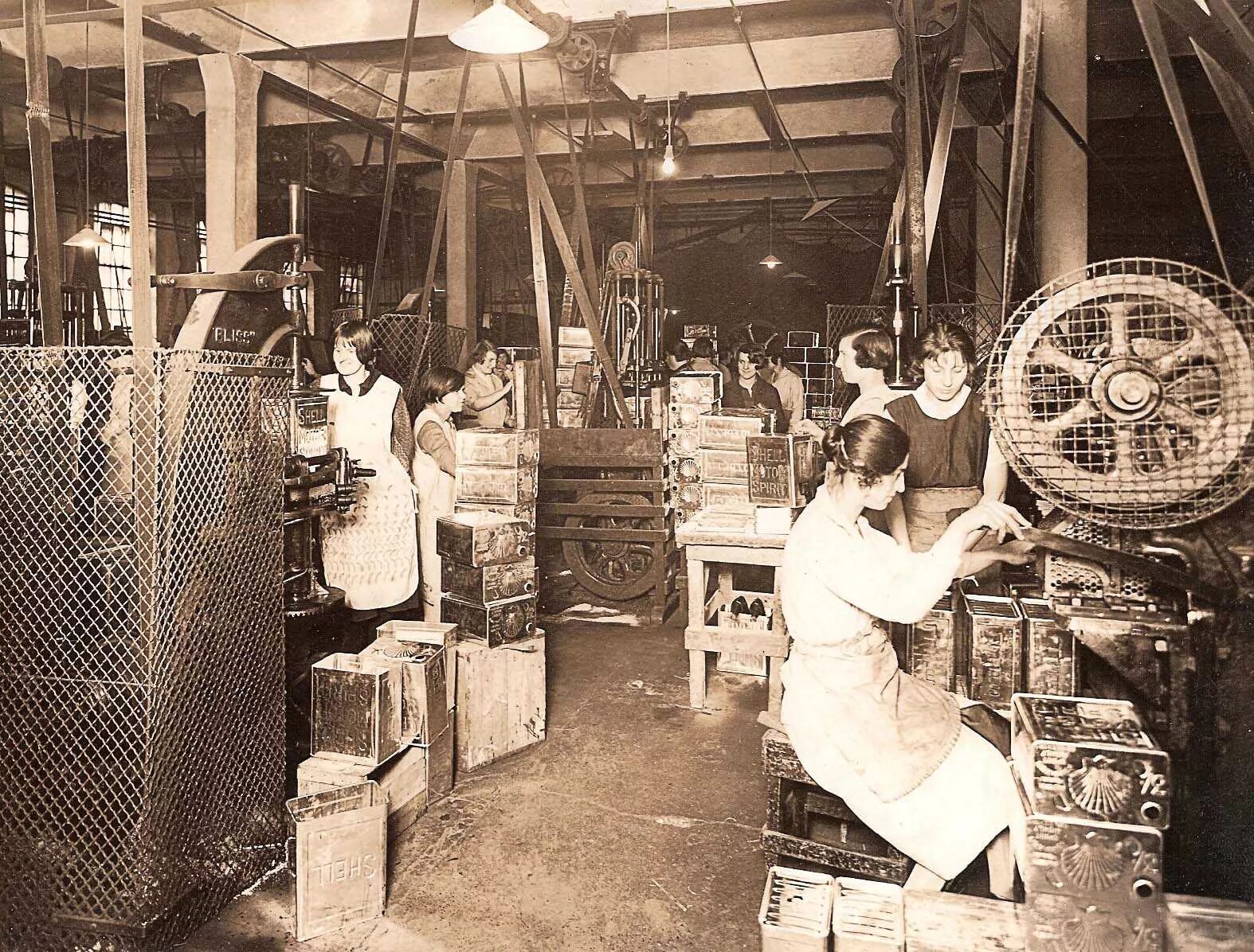 мануфактуры в японии 19 век. япония в 19 веке мануфактуры. заводы японии 19 века. заводы в японии 19 век. мануфактура японии 19 века.