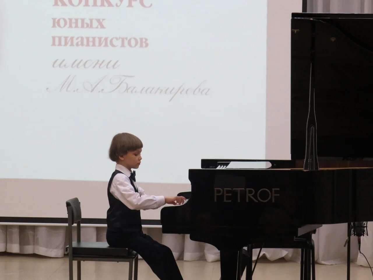 игумнов пианист. конкурс юных пианистов имени. конкурс юных пианистов имени. конкурс юных пианистов имени. сафонова.
