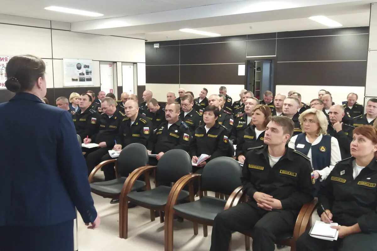 Филиал нахимовского военно морского мурманск. Нвму мурманск. филиал мурманского нахимовского училища. филиал нвму в г мурманске. мурманское нахимовское военно-морское училище внутри.