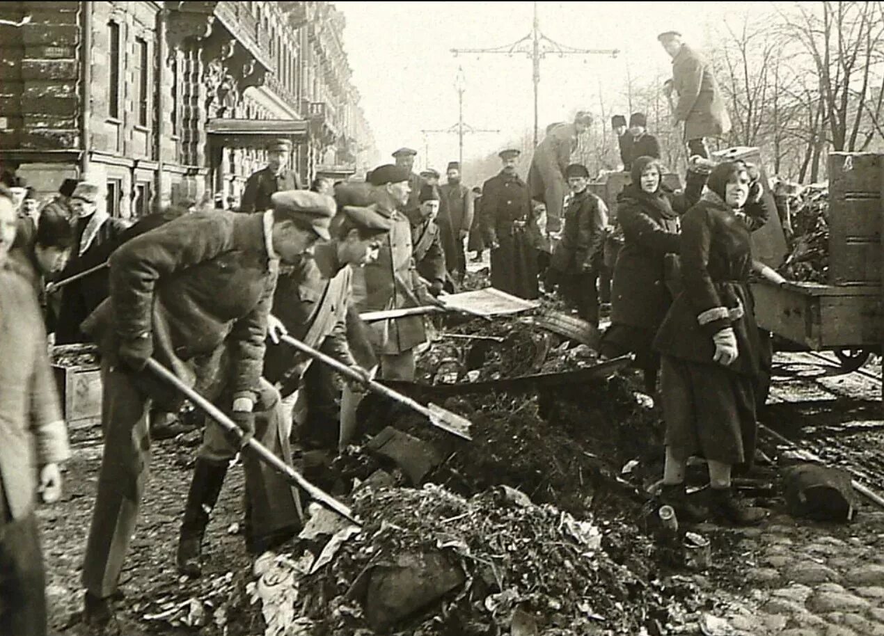 Петроград во времена революции. Петроград 1917 разруха. Петроград 1919г. Петроград 1919 Анциферова.