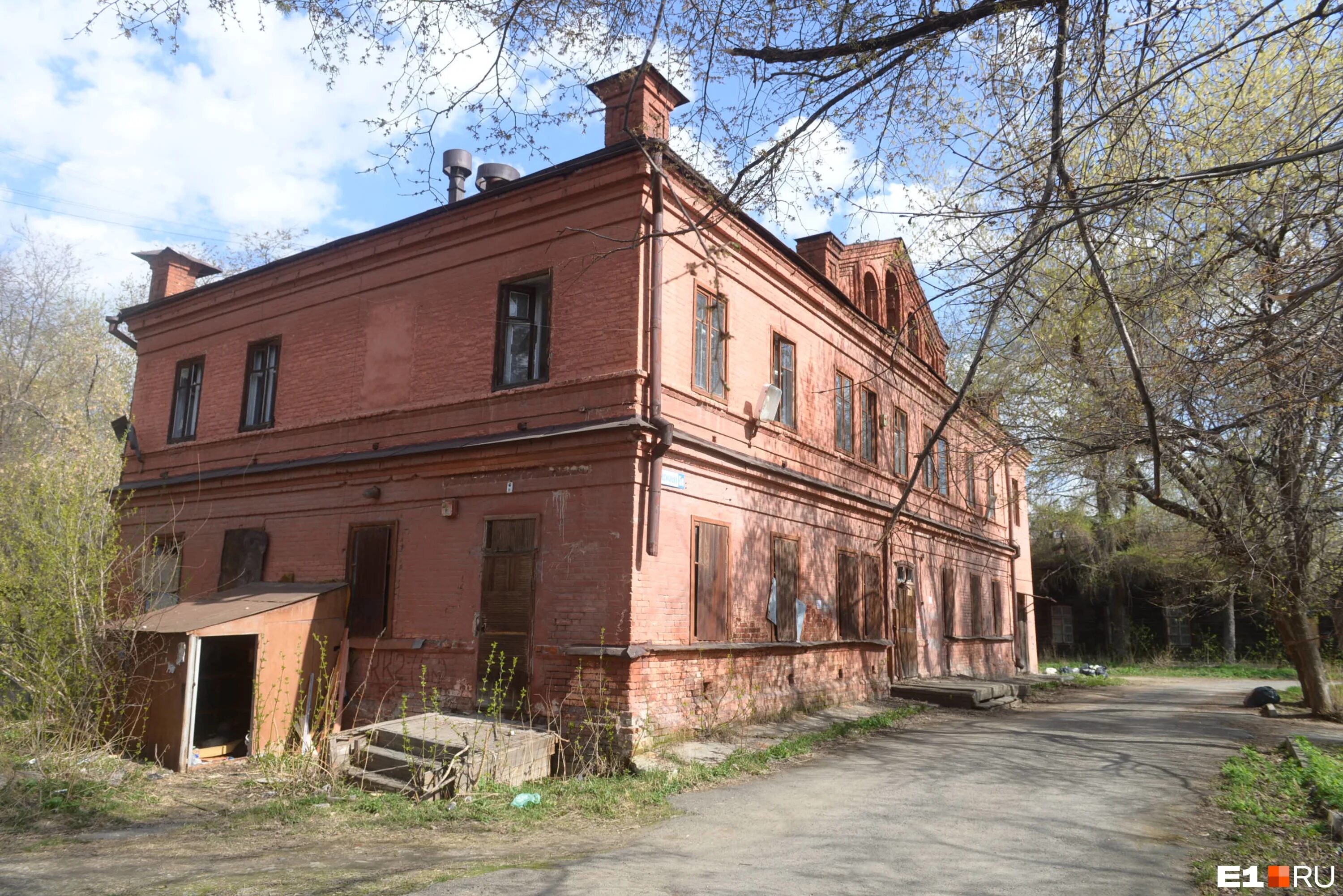 Челюскинцев больница. Челюскинцев больница. Челюскинцев 48 вологда фото. Челюскинцев больница. Клиника улыбка вологда на челюскинцев 32.