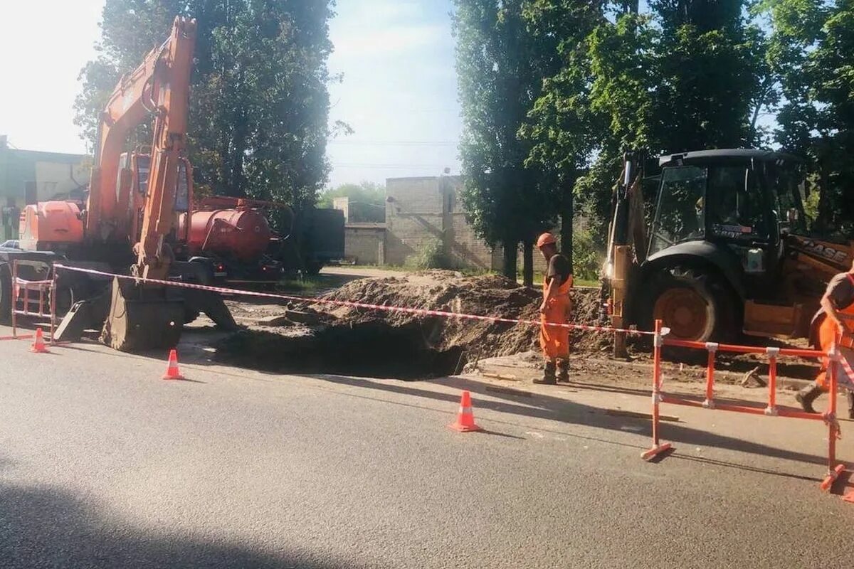 Прорыв водопровода. Водоканал воронеж аварии сейчас. Воронеж воду включили. Воронеж воду включили. Прорыв водопровода.