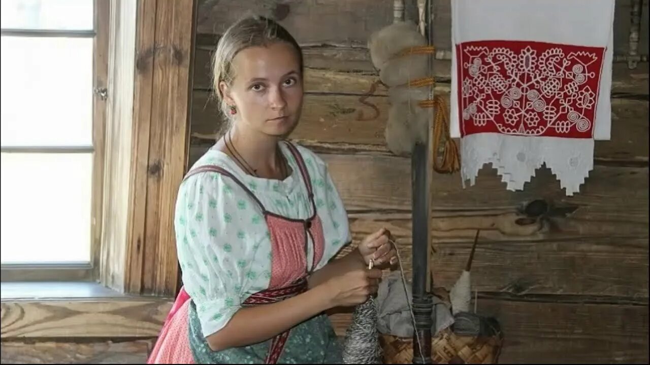 Русский девушки занимался. Фотосессия в сельском стиле. Славянские женщины. Русский девушки занимался. Венецианов вышивальщица.