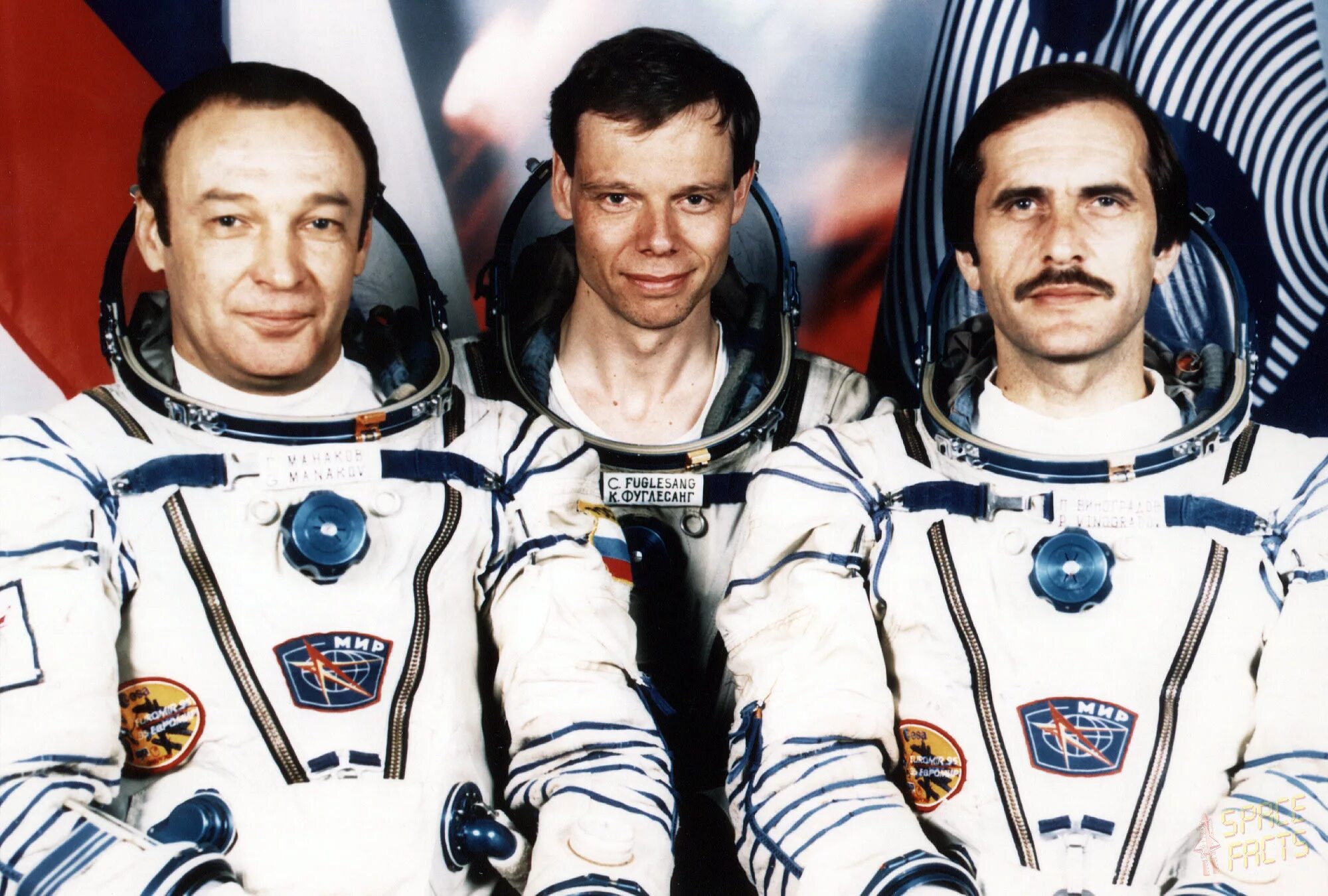 Павел виноградов космонавт. Савиных виктор петрович космонавт. Василий циблиев и александр лазуткин. Владимир афанасьевич ляхов космонавт. Лазуткин космонавт.