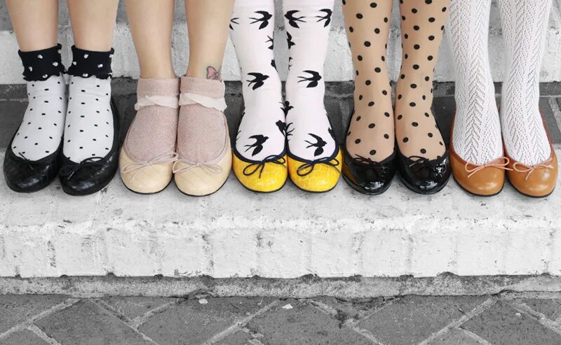 Носки miu miu. Miu miu socks. балетки miu miu с носками. miu miu ballet flats. miu miu white socks.