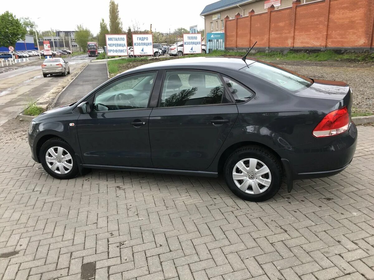 Фольксваген поло ростовская область. Фольксваген поло 2013 серый. polo 22 года. volkswagen polo 22 года. поло 22 года.
