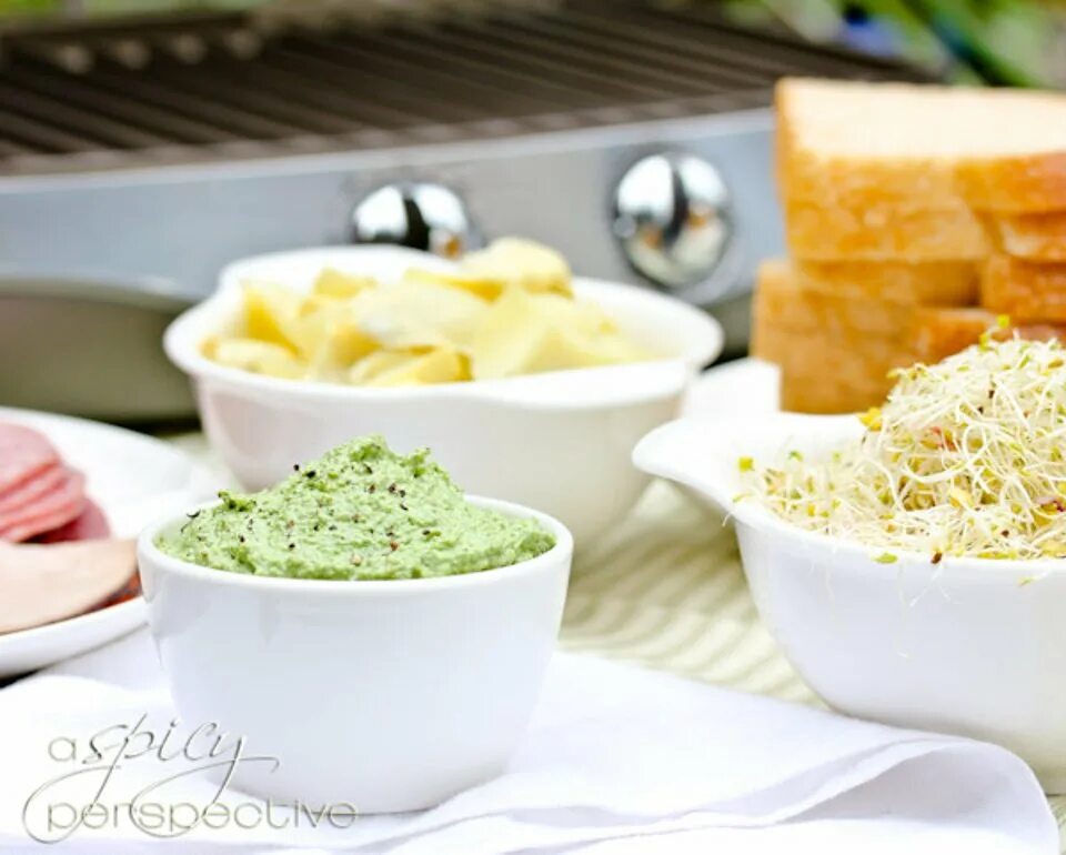 Сливочное песто. Майонез с чесноком и зеленью. Сливочное песто. Pesto 10. Сливочный соус песто.