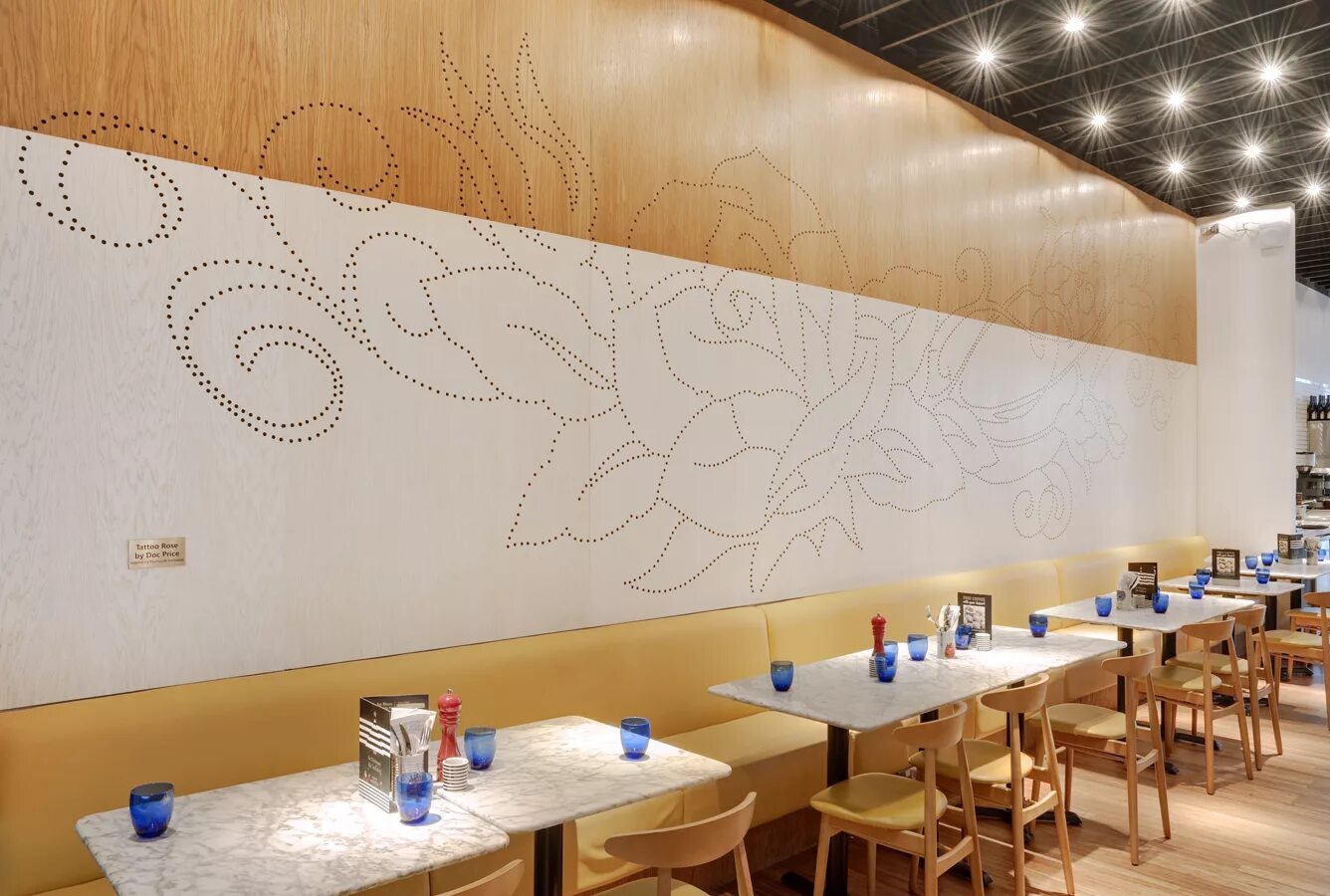 Отделка стен в кафе. Стена в ресторане. Дизайн стен в кафе.
