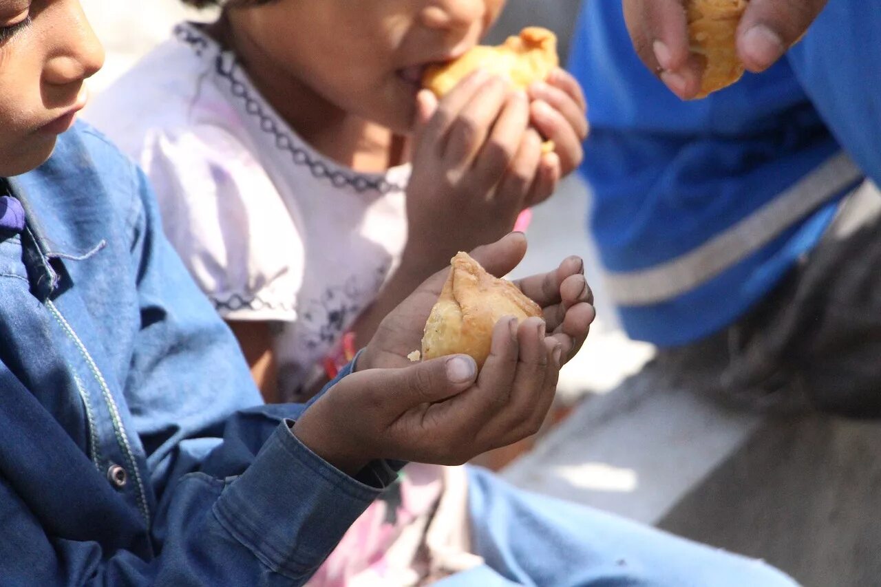 Нехватка еды в мире. Дефицит продовольствия. Голод hunger