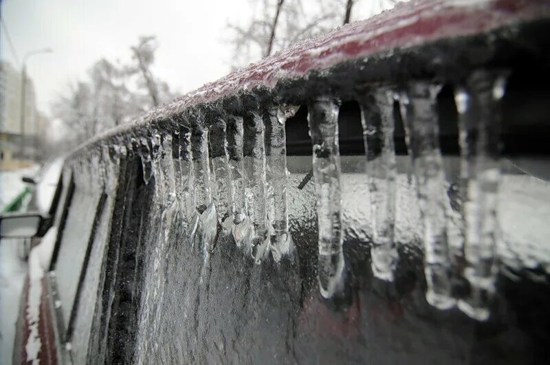 Ice rain. Ледяной дождь. Ледяной дождь в Москве. Обледенение явление природы. Ледяной дождь и гололед.