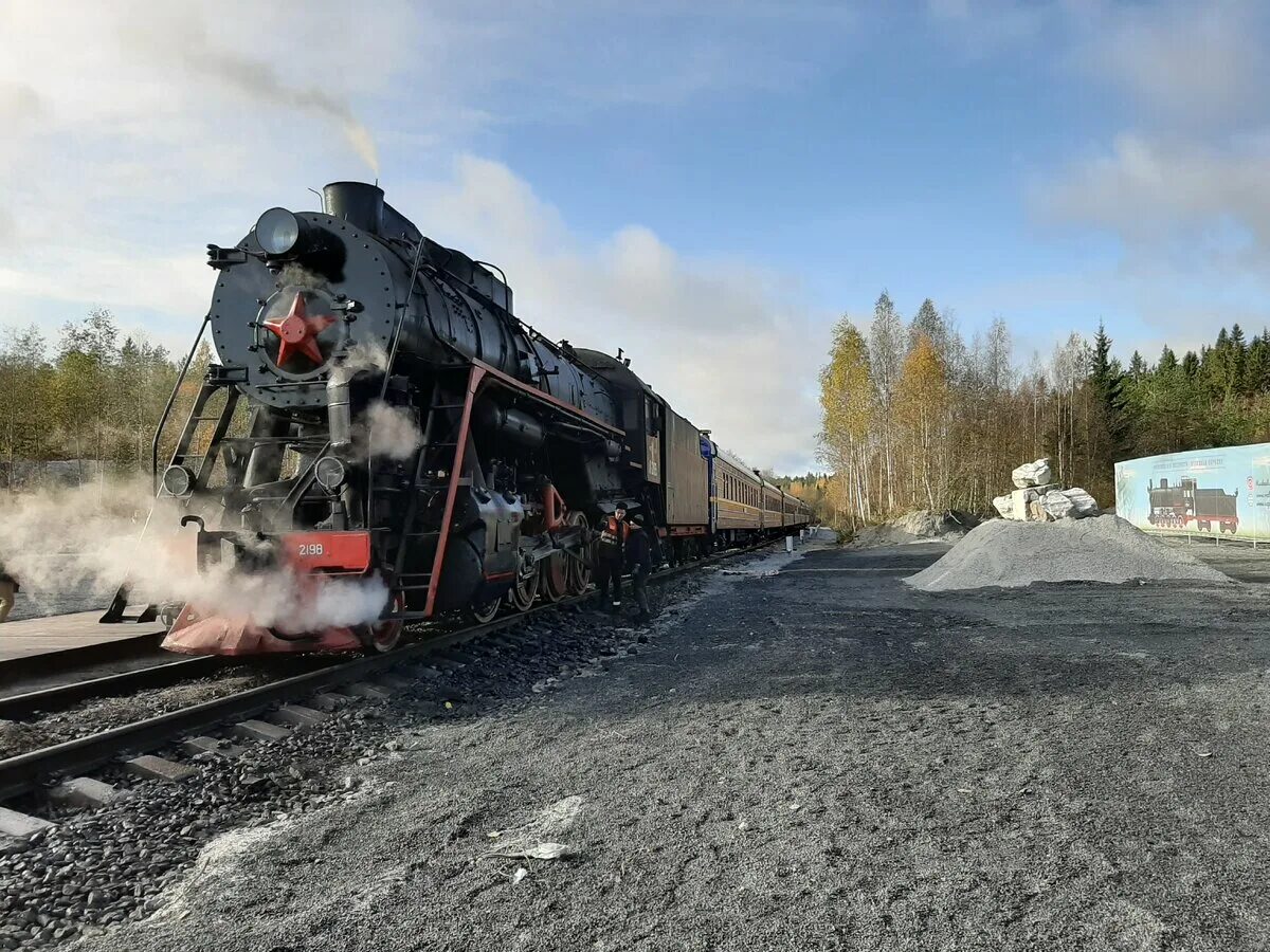 Экспресс сортавала рускеала. Паровоз Сортавала Рускеала. Ретро поезд Сортавала Рускеала. Паровоз в Карелии Рускеала. Ретропоезд «Рускеальский экспресс» Сортавала – Рускеала.