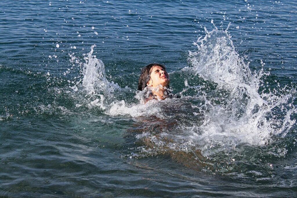 Мальдивы дайвинг снорклинг. Купаются в черном море. Где купаться в море в марте. Саона снорклинг. Купаться в море.