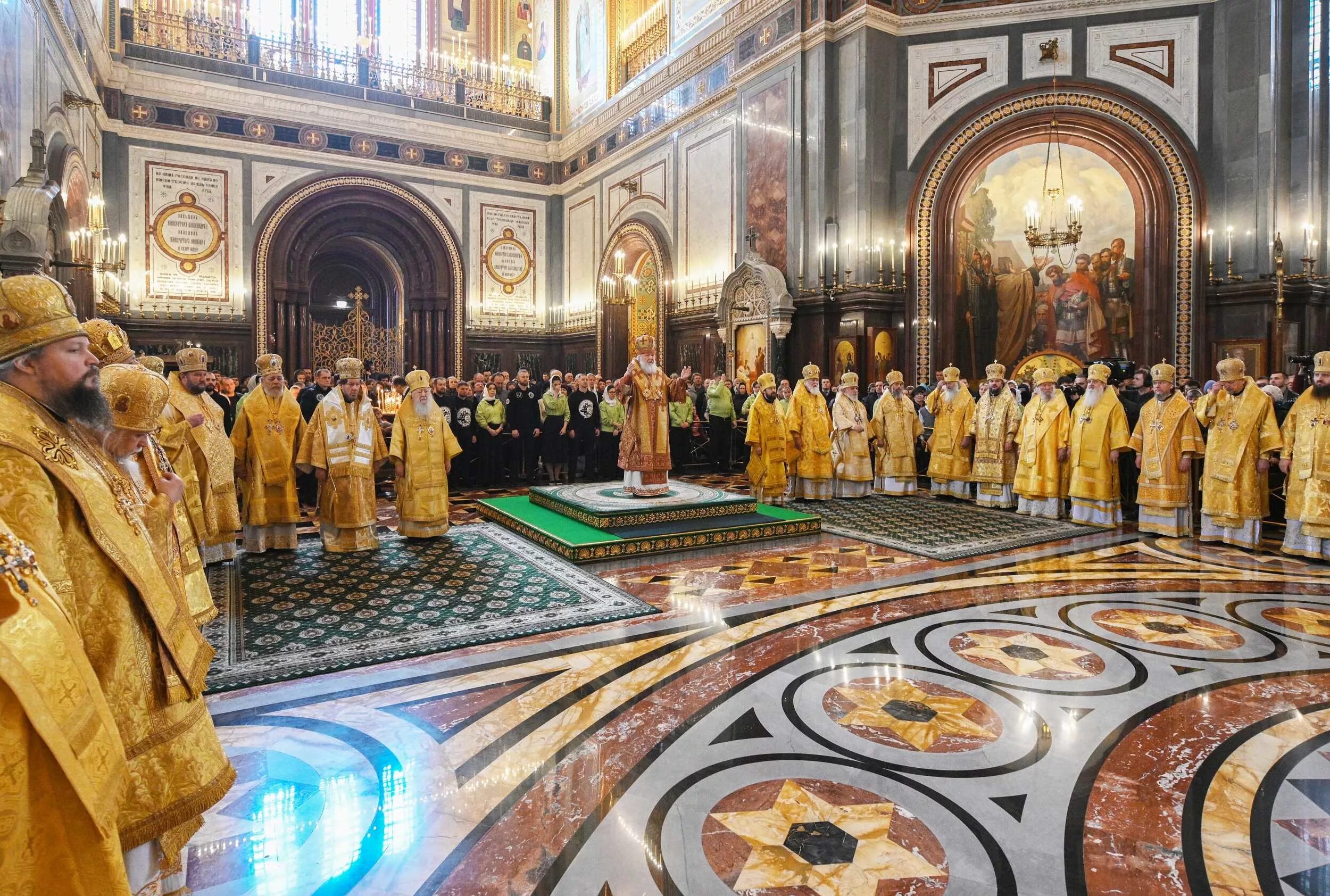 Московский православный сайт. Торжество Православия фото богослужения Патриарх. Карильона в комплексе главного храма Вооруженных сил. Где лучше сидеть в храме Христа Спасителя.