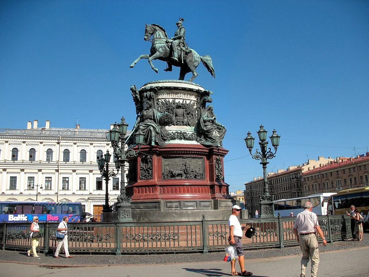 Памятник николаю 1 скульптор. Памятник николаю i исаакиевская площадь. памятник николаю 1 в санкт-петербурге. памятник николаю 1 на исаакиевской площади скульптор. конный памятник николаю i (скульптор п. клодт) в санкт-петербурге..