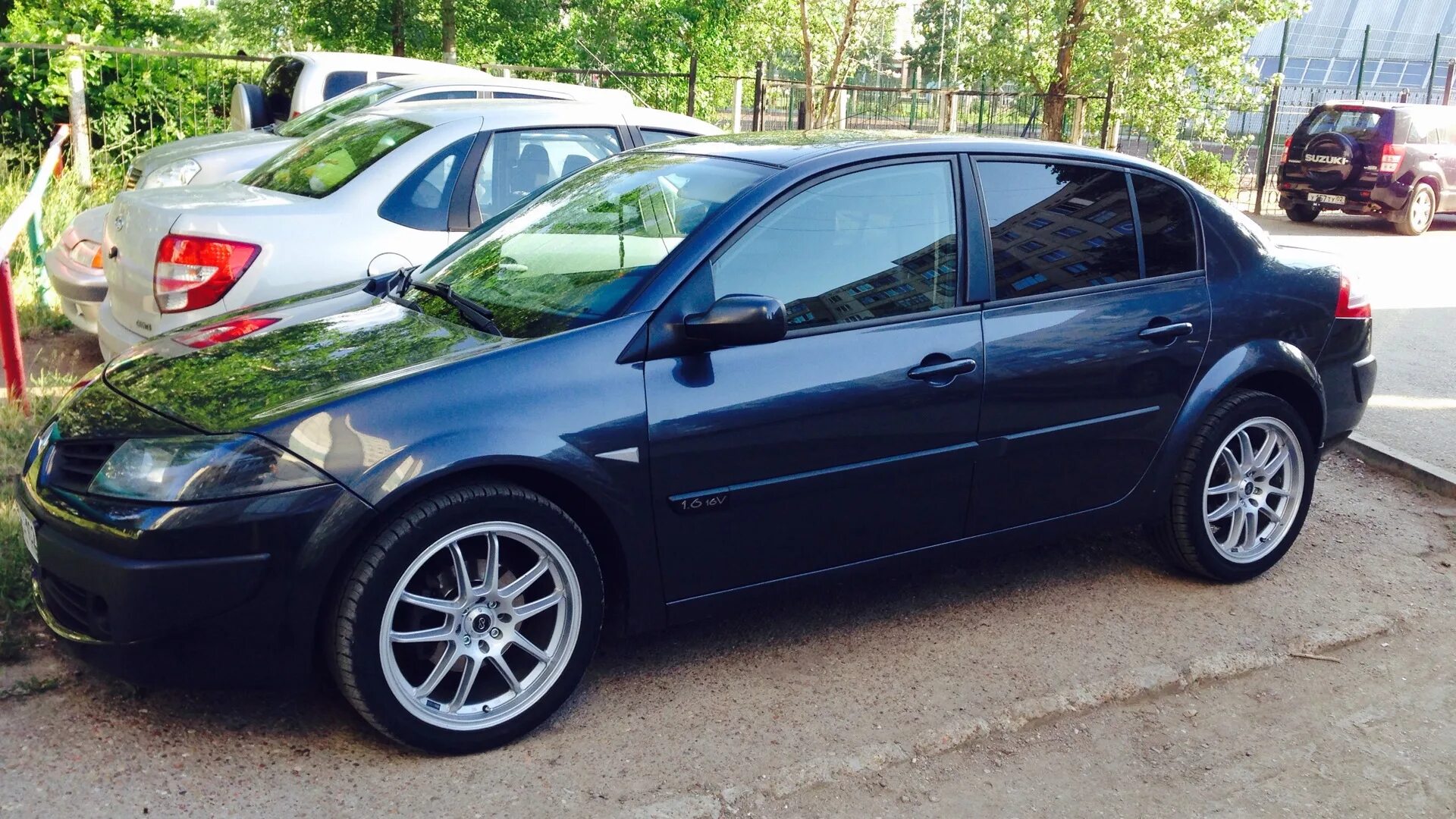 Параметры диска меган 2. Renault megane 2 r17. рено меган 2 r15. рено меган 2 на 18 дисках. рено меган 2 на р17.