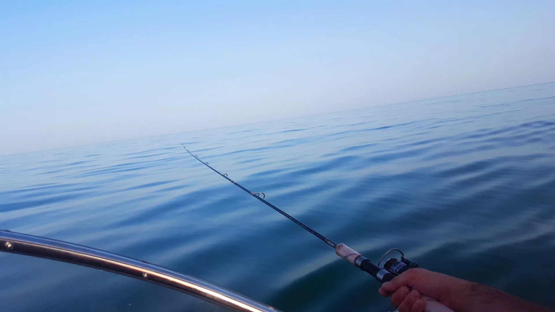Адлер мзымта рыбалка. Морская рыбалка сочи. Морская рыбалка сочи. Рыбалка в адлере на море. Рыбалка в адлере на море.