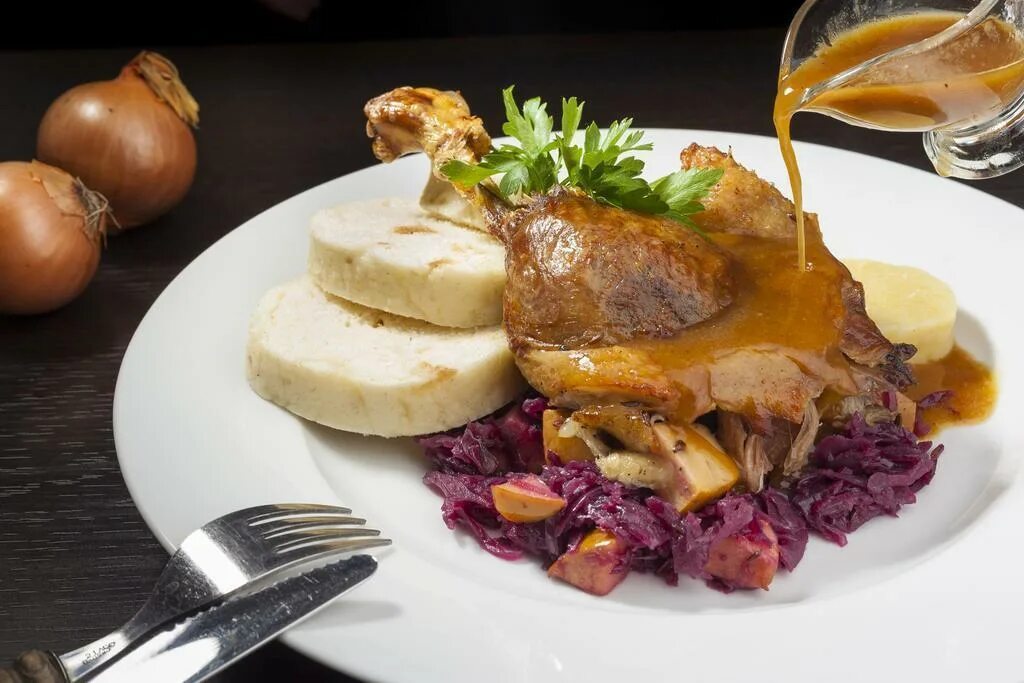 Чешская кухня традиционные блюда. Чешская кухня традиционные блюда. Ресторан колковна в праге. Чешская кухня в москве. Кулинария ресторана прага.