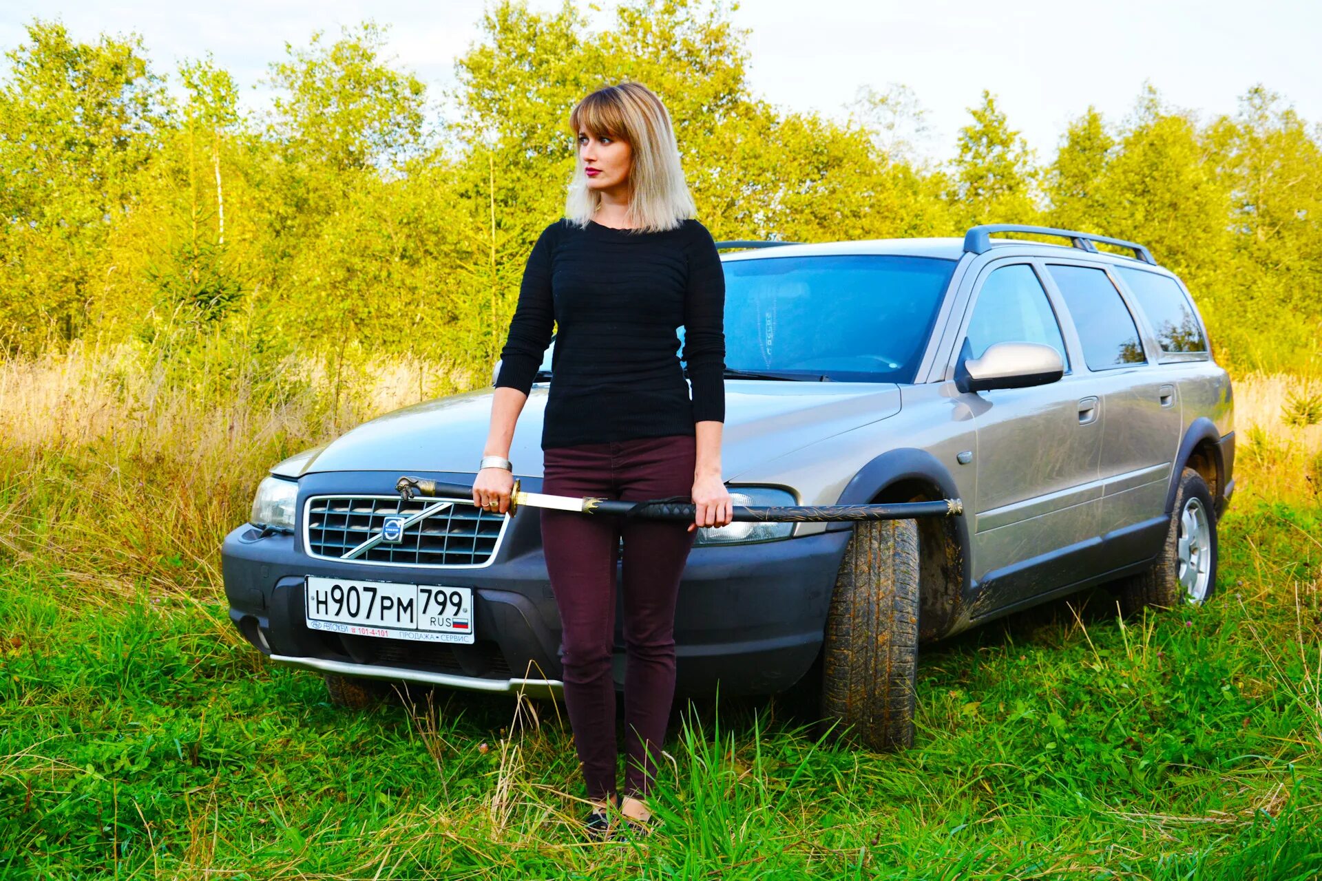 Руторги ру авто. Вольво 850 драйв 2. Volvo xc70 с девушкой. Volvo 850 girls. Девушка на машине Volvo xc70.