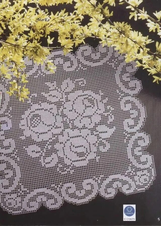 Салфетка крючком филейная техника. Филейные квадратные салфетки. Филейное вязание скатерти. Филейные салфетки крючком. Филейная овальная салфетка с розами.