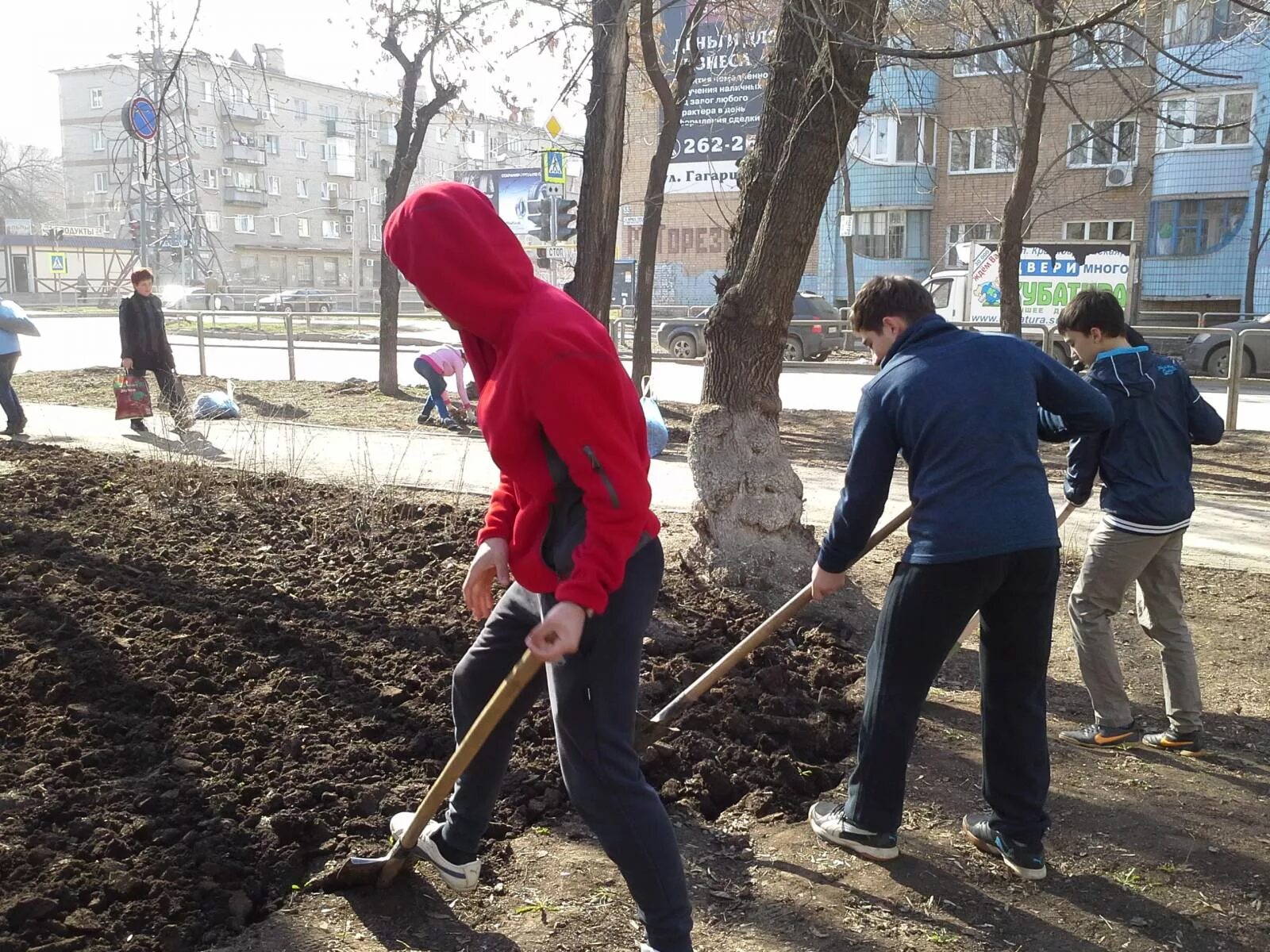 Субботник в выходной день законно ли. Веселый субботник. Субботник смешные. Субботник прикол. Субботник плакат.