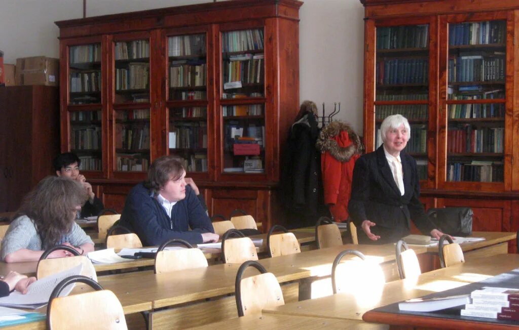 Здание филологического факультета спбгу. Преподаватели филологического факультета спбгу. Кафедра филологии спбгу. Восточный факультет спбгу внутри. Санкт-петербург спбгу филологический факультет.
