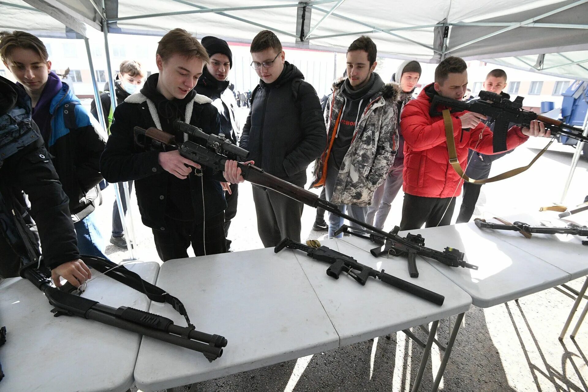 База омоновцев. Экскурсия на базу ОМОН. ОМОН Балашиха. Минский ОМОН автозаки.