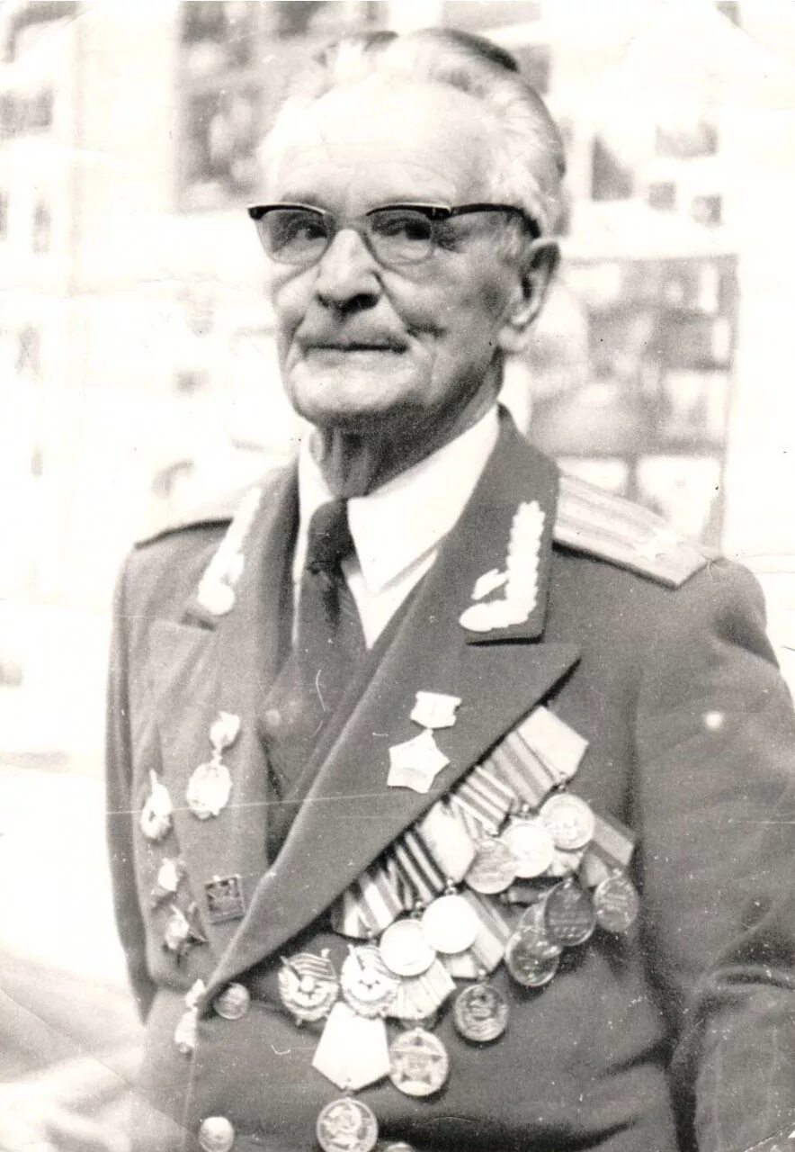 Григорьевич колобанов. Зиновий григорьевич колобано. зиновий колобанов. танкист колобанов зиновий григорьевич. герой зиновий колобанов.